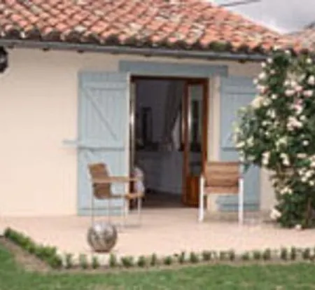 Bed & Breakfast A La Reine Monbequi