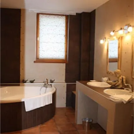 A La Reine Bed & Breakfast Monbequi