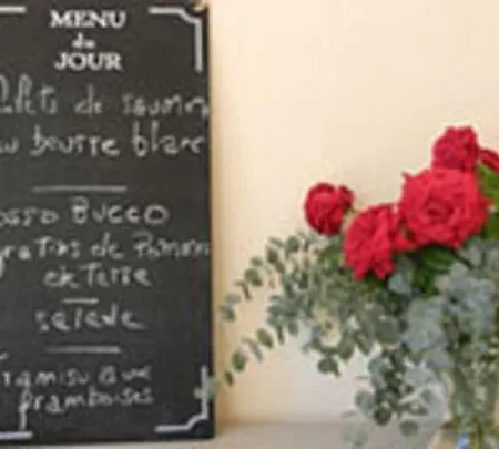 A La Reine Bed & Breakfast *